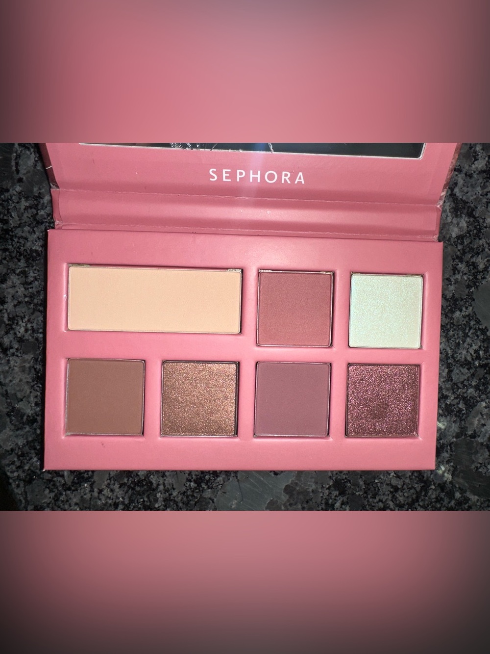 Eyeshadow - Picture 2 of 4